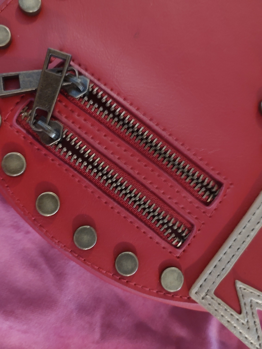 Red Heart Shaped Crossbody with Crown and Studs 👑 - Picture 4 of 8